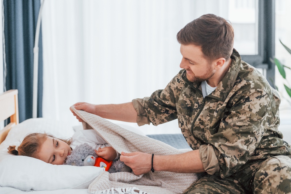 peace-and-quiet-soldier-in-uniform-is-at-home-wit-2022-06-03-19-06-53-utc-1